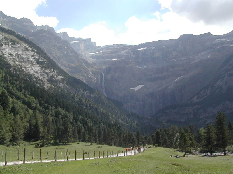 RESIDENCE L'OMBREE, Randonnée au Cirque de Gavarnie RESIDENCE L'OMBREE : Rental residence France Hautes Pyrenees