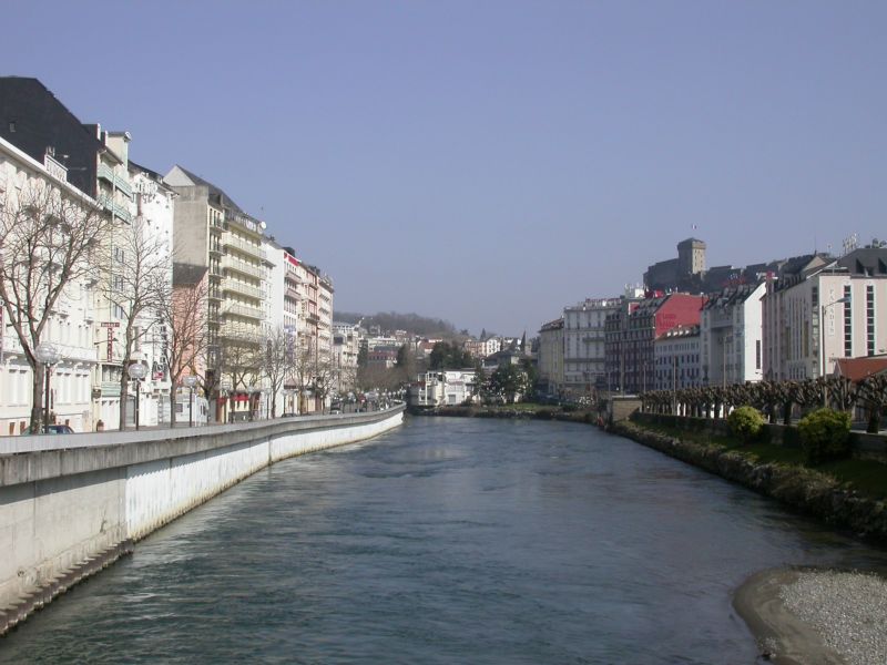 RESIDENCE L'OMBREE, La ville de Lourdes RESIDENCE L'OMBREE : Location Luz Saint Sauveur