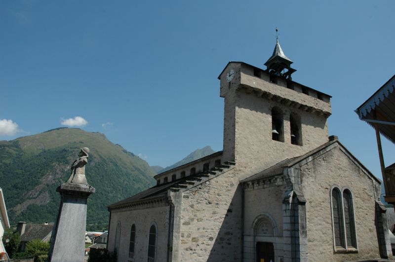 RESIDENCE L'OMBREE, L\'eglise de Luz Saint Sauveur RESIDENCE L'OMBREE : Location Luz Saint Sauveur